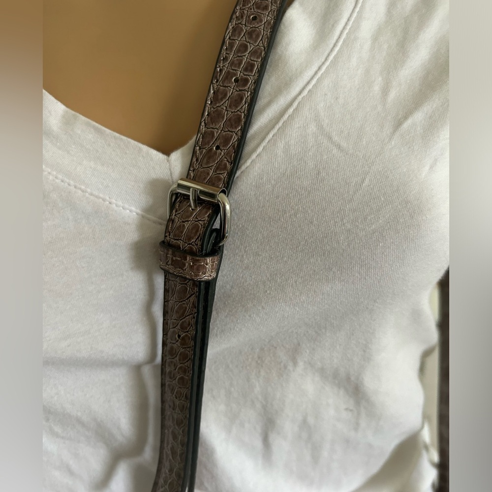 Guess Crossbody, - Picture 3 of 6